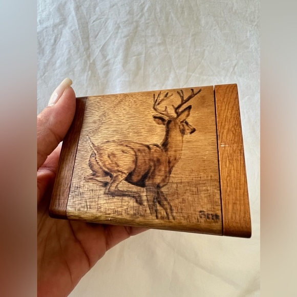 Oregon Myrtlewood Natural Wooden Trinket Box | Buck Outdoors - Picture 5 of 9